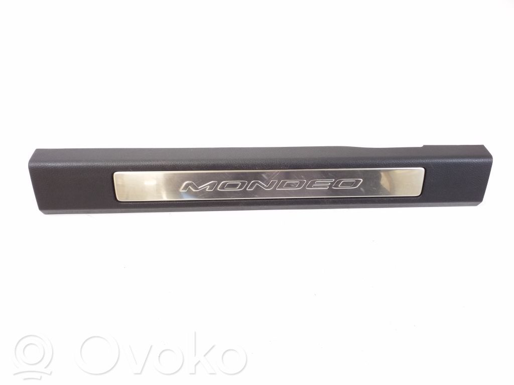Ford Mondeo MK V Moldura protectora del borde delantero 