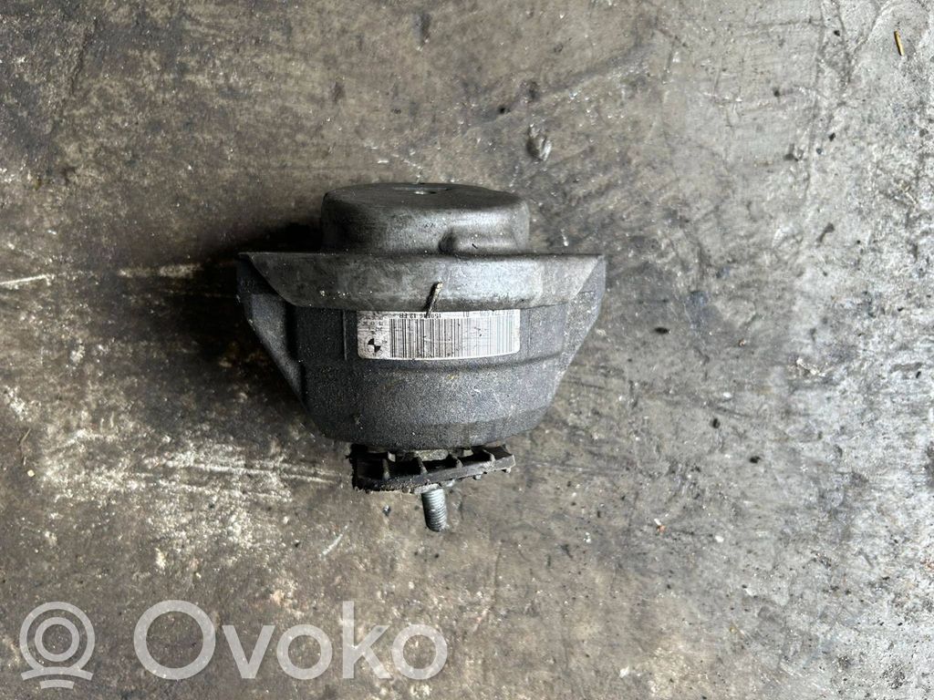 BMW 5 E60 E61 Variklio pagalvė 
