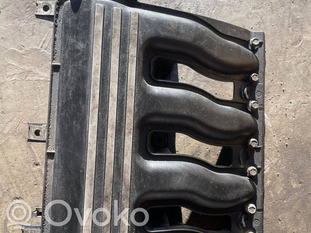 Intake manifold   2246942