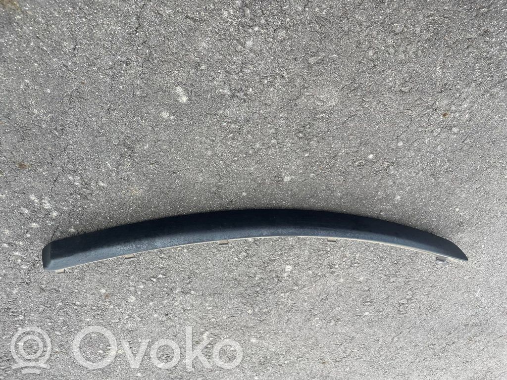 Front bumper splitter molding   7166586