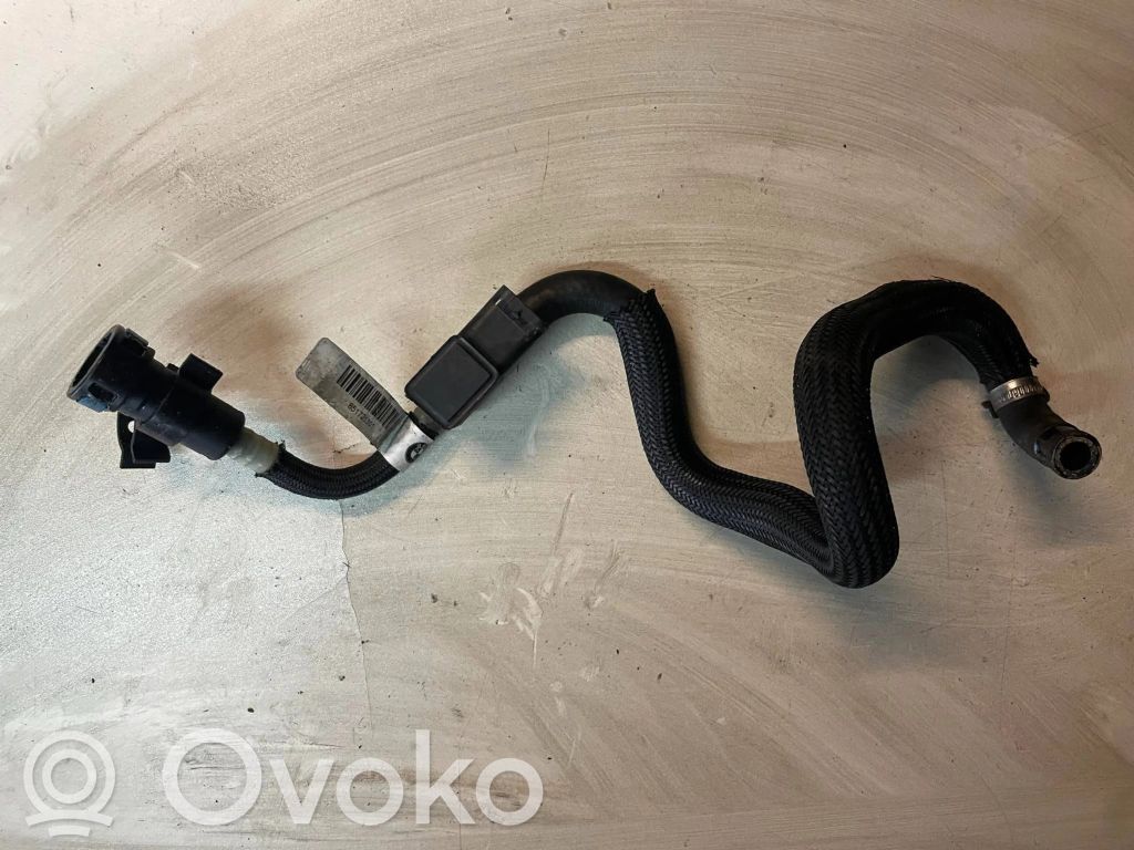 BMW 3 E90 E91 Conductă alimentare combustibil 