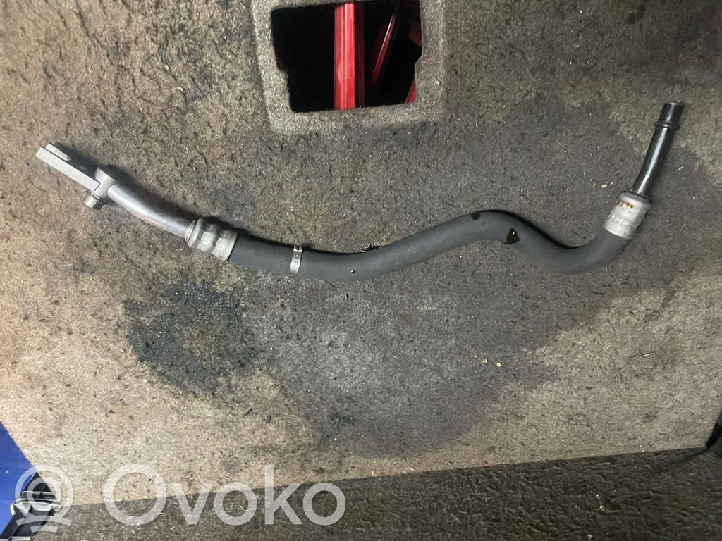 BMW 3 E90 E91 Oil cooling pipe 