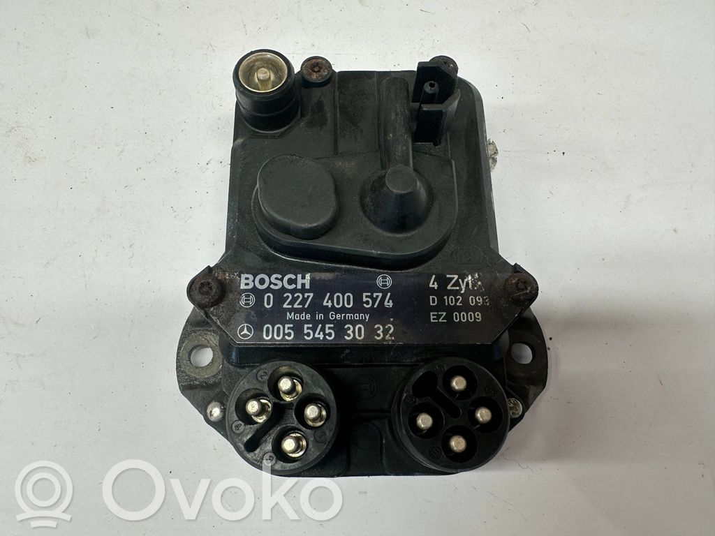 Mercedes-Benz 190 W201 Ignition amplifier control unit 