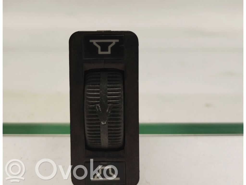 Mercedes-Benz E W124 Sound control switch 