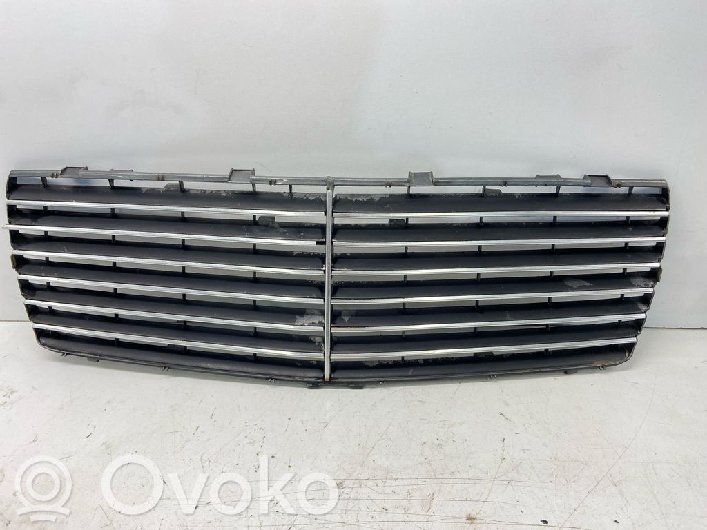 Atrapa chłodnicy / Grill   A1408800285,A1408800485,A1408800123,1408800123,1408800285,1408800323,1408800485,A1408800323
