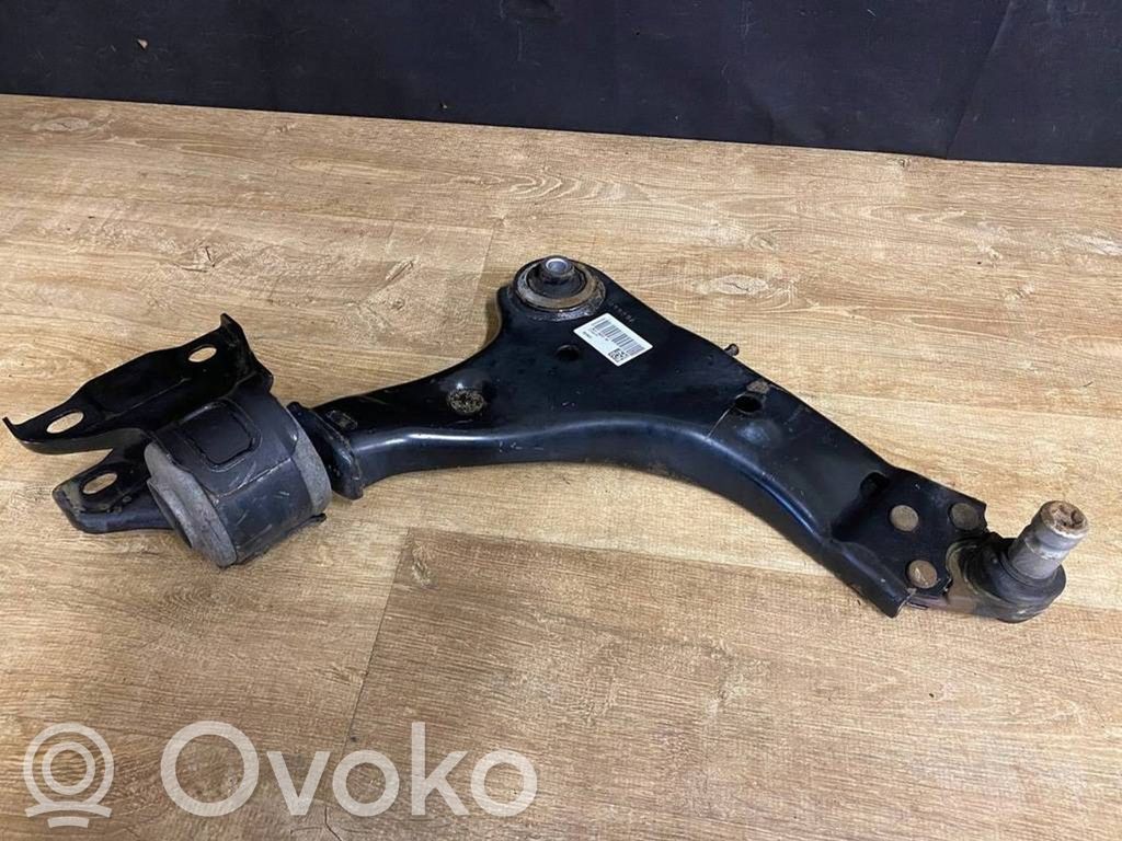 Priekinė šakė   J9C33A052AD,180629A,8G28633