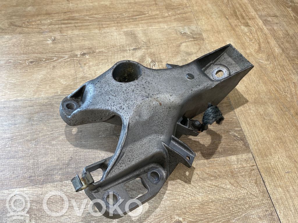 Mini One - Cooper R56 Engine mounting bracket 