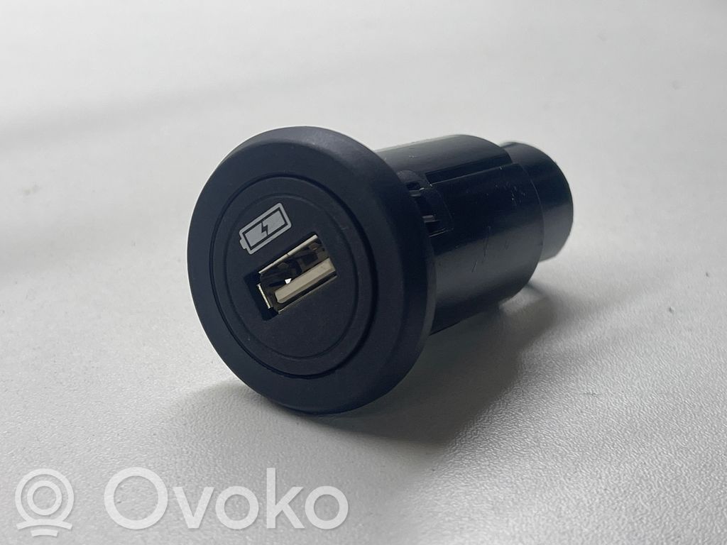 Jaguar I-Pace USB savienotājs 