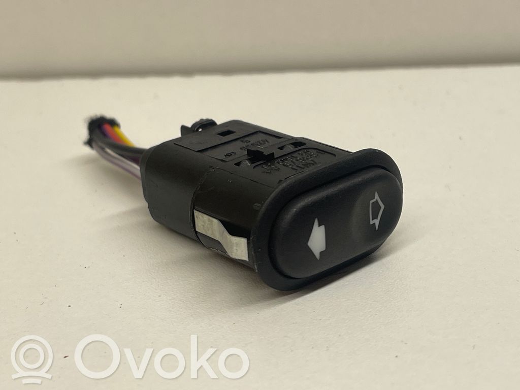 Interruptor de control del asiento   15B679AA,7W17,42936,03160205