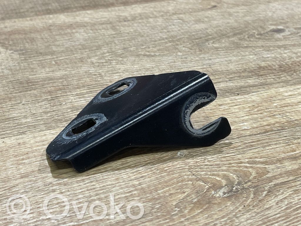 Fender mounting bracket   J9C316C077AC