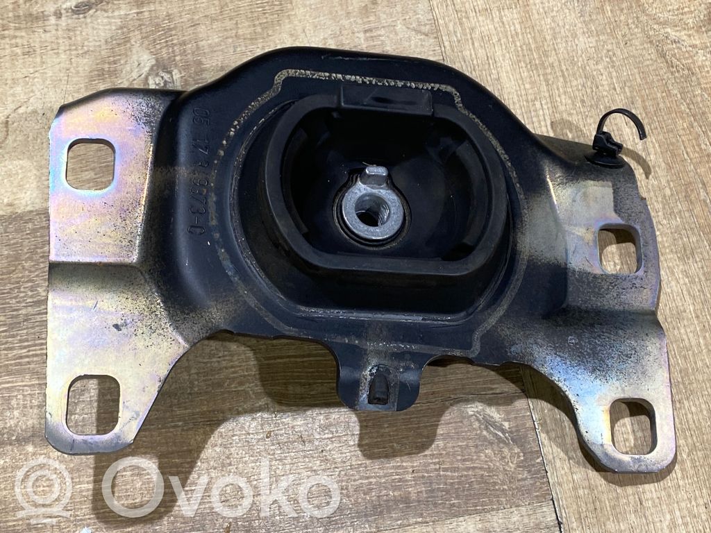 Ford Kuga II Engine mount bracket 