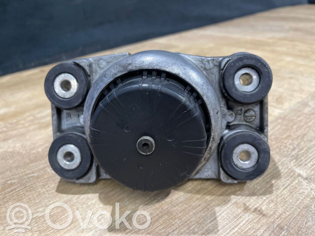 Land Rover Discovery 5 Engine mount bracket 