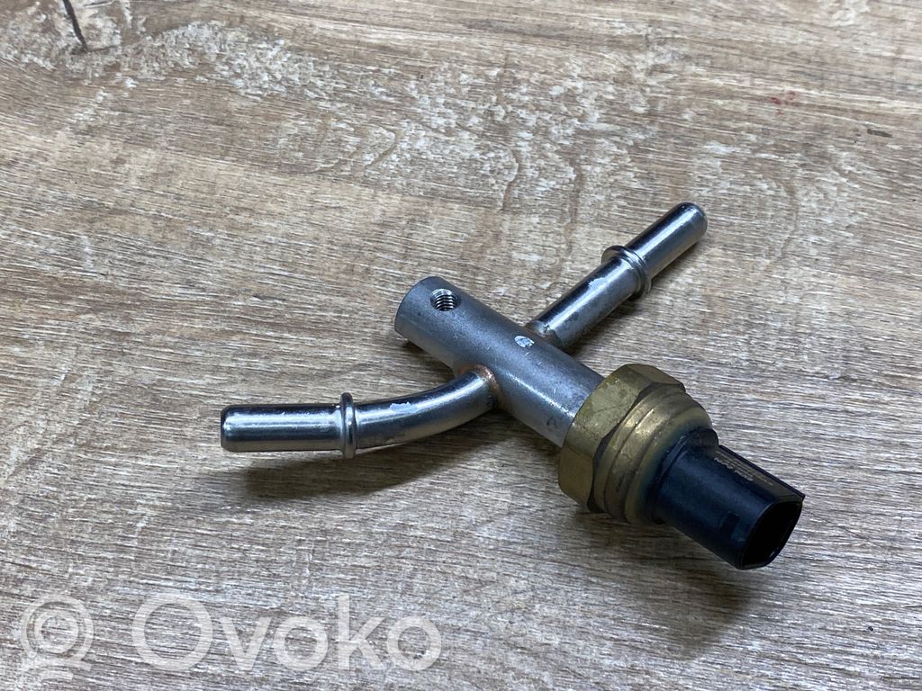 Kraftstoffdrucksensor   8W839F972AA,AK3NA,16P3MX8