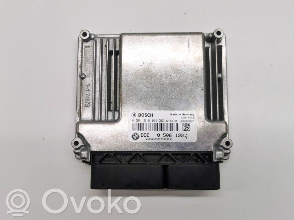 BMW 5 E60 E61 Variklio valdymo blokas 