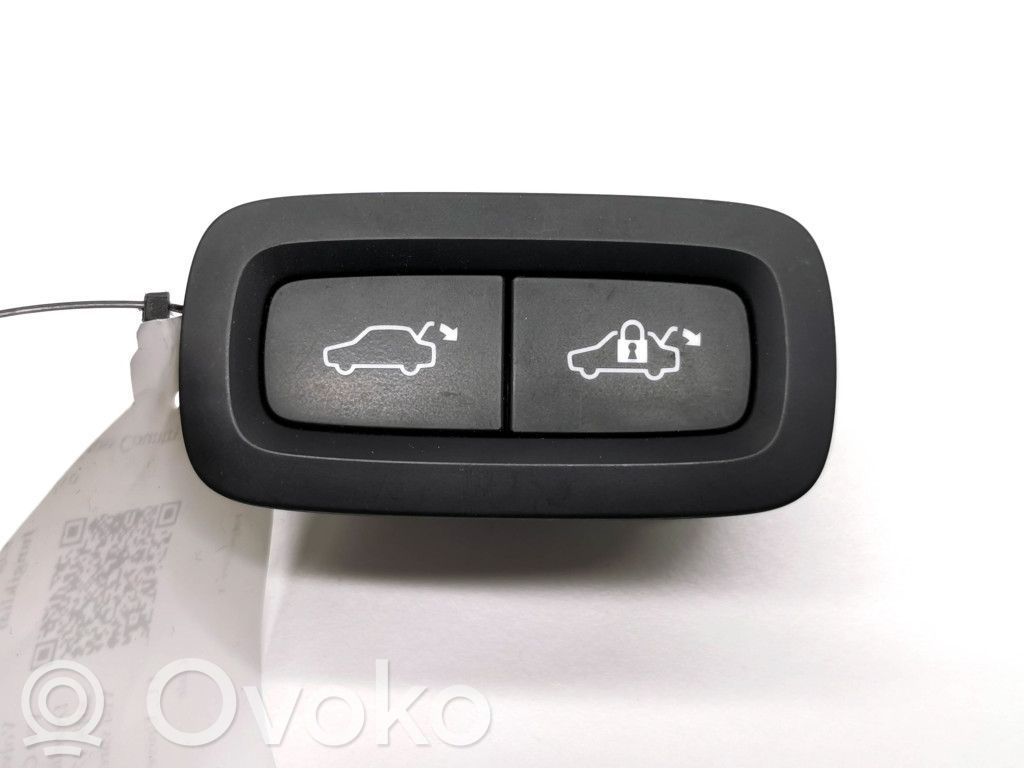 Tailgate/boot open switch button   31376890
