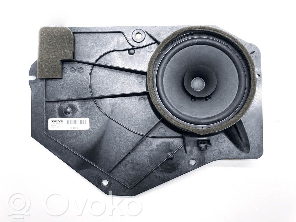 Volvo C30 Rear door speaker 