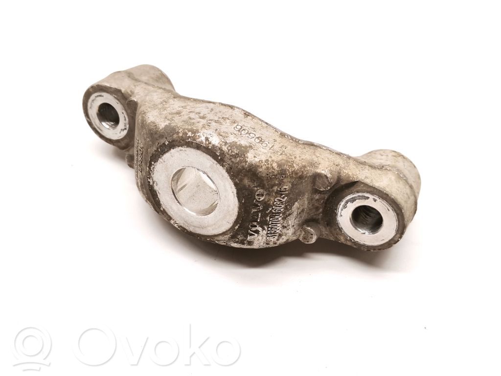 Volvo V60 Dolny wahacz przedni 