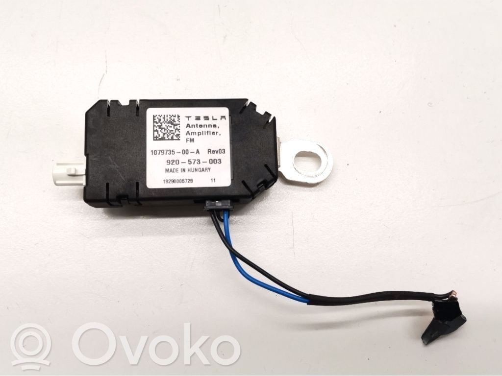 Tesla Model Y Antenos stiprintuvas 