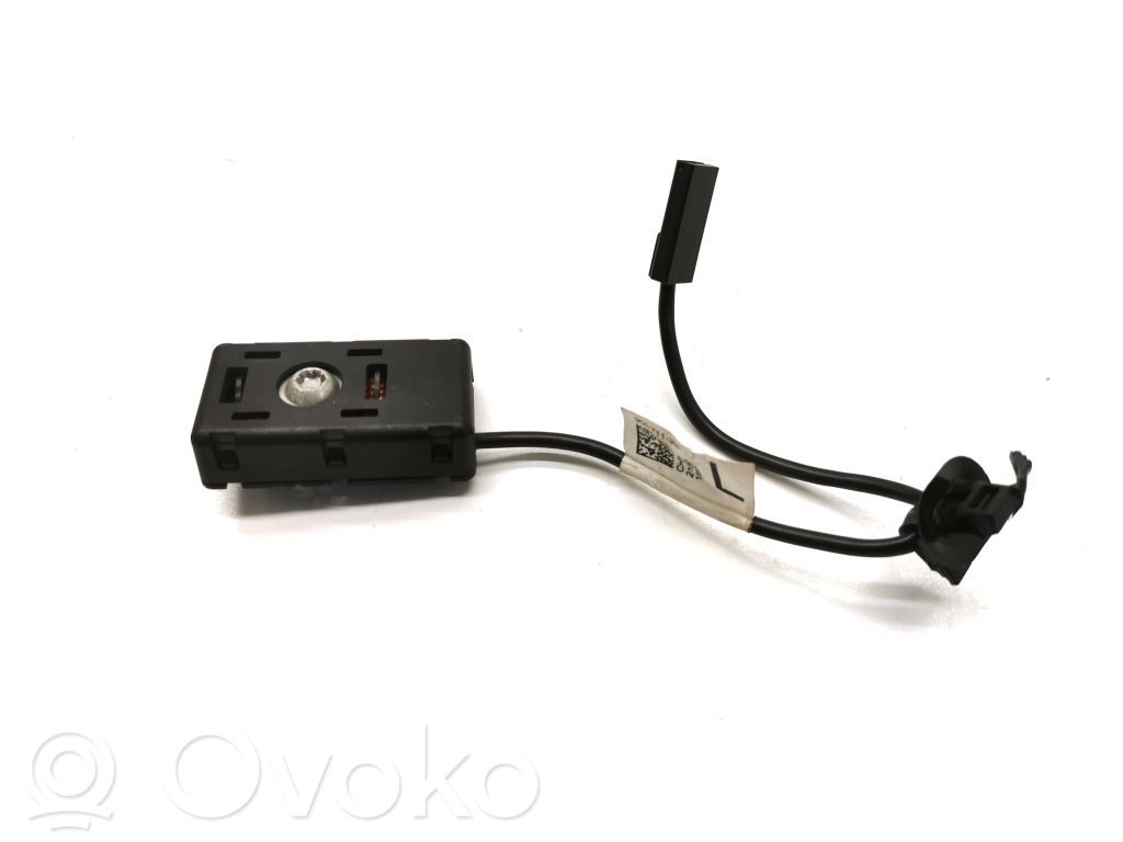 Tesla Model 3 Antena (GPS antena) 