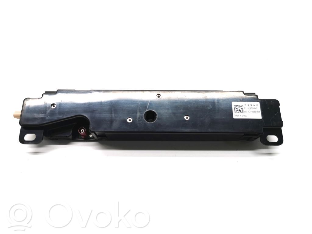 Tesla Model 3 Antena (GPS antena) 