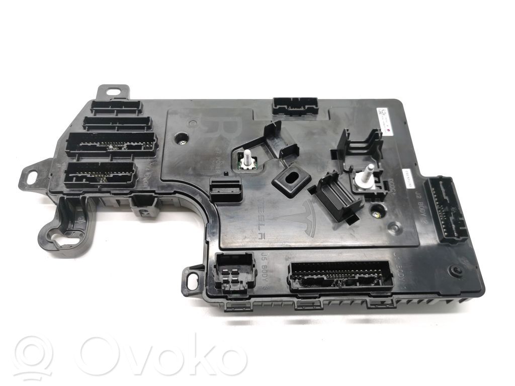 Tesla Model 3 Komforto modulis 