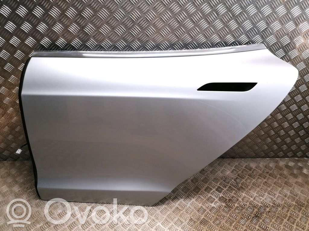Tesla Model S Galinės durys 
