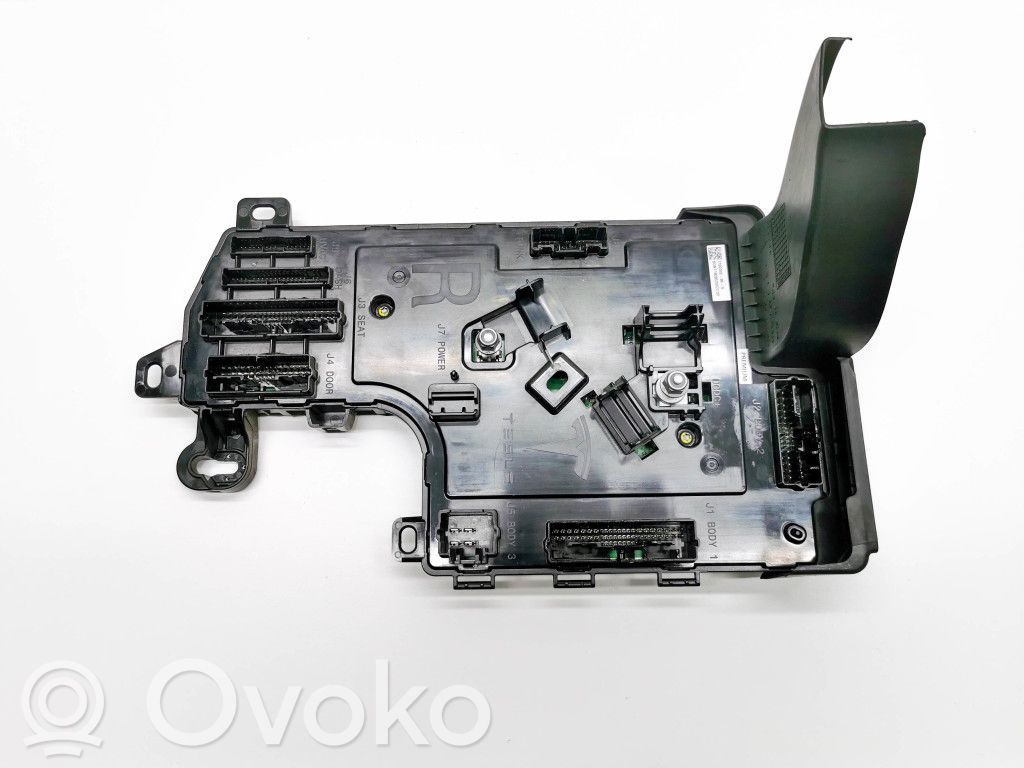 Tesla Model 3 Komforto modulis 