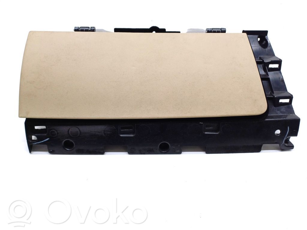 Tesla Model S Handschuhfach 
