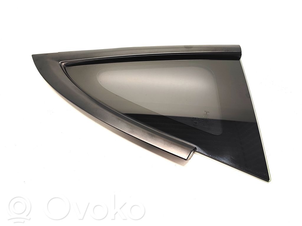 Tesla Model 3 Rear side window 