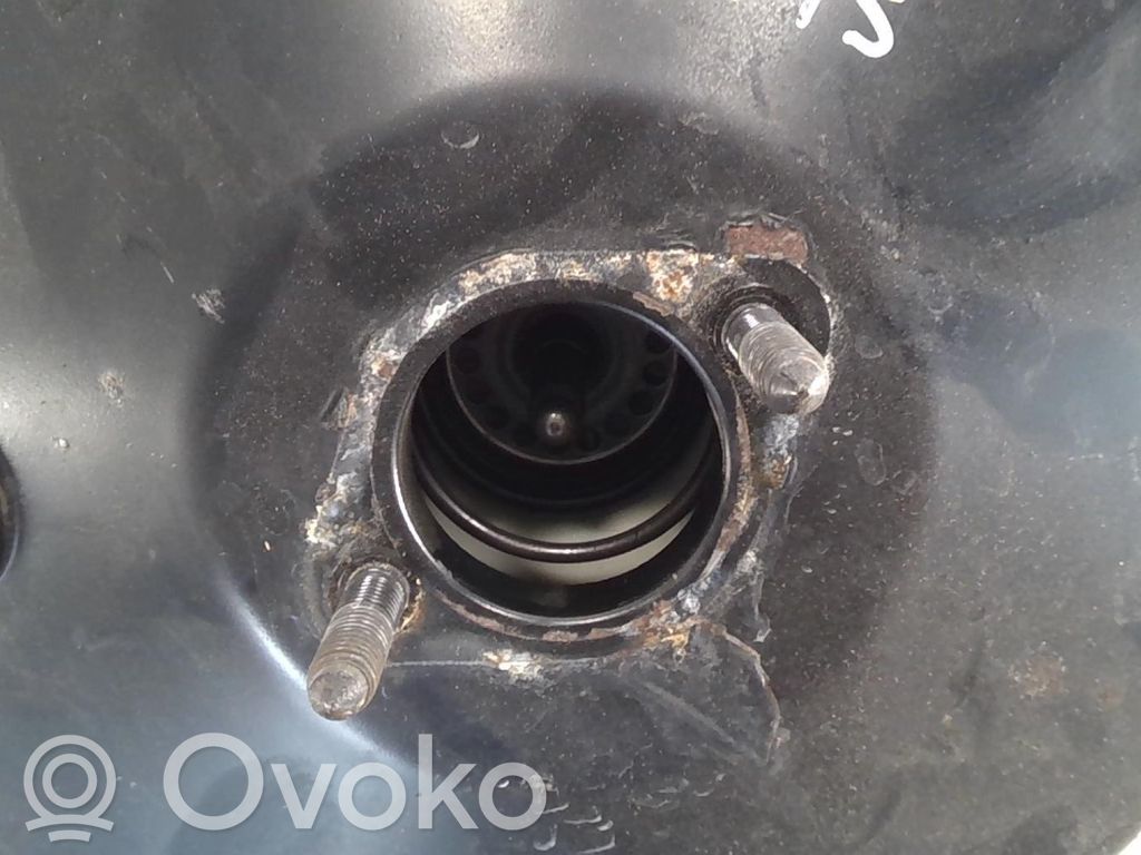 Volkswagen Golf III Brake booster