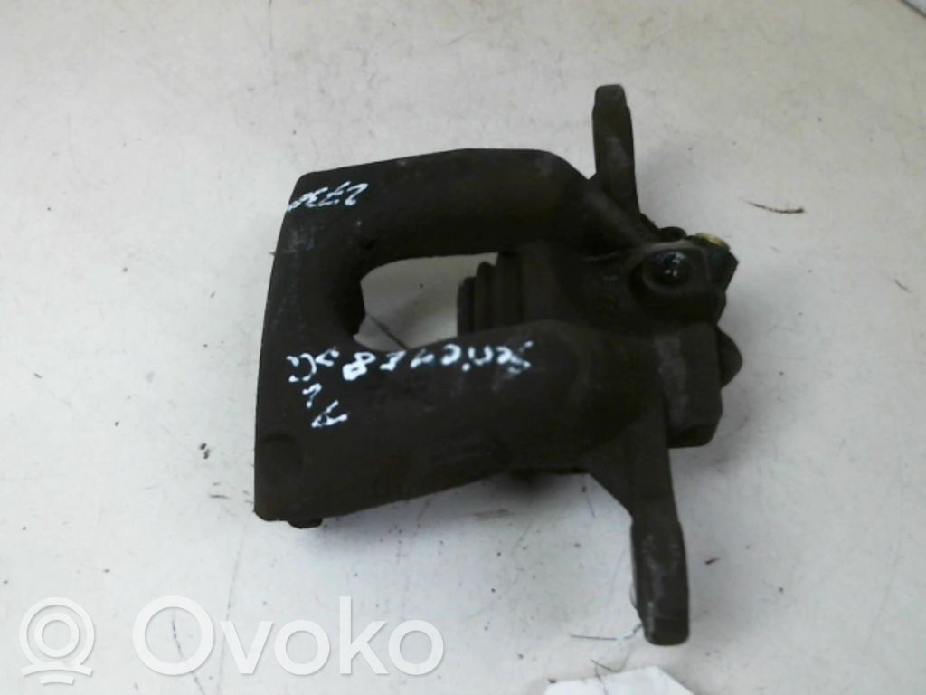 BMW 1 E81 E87 Priekšējais suports 