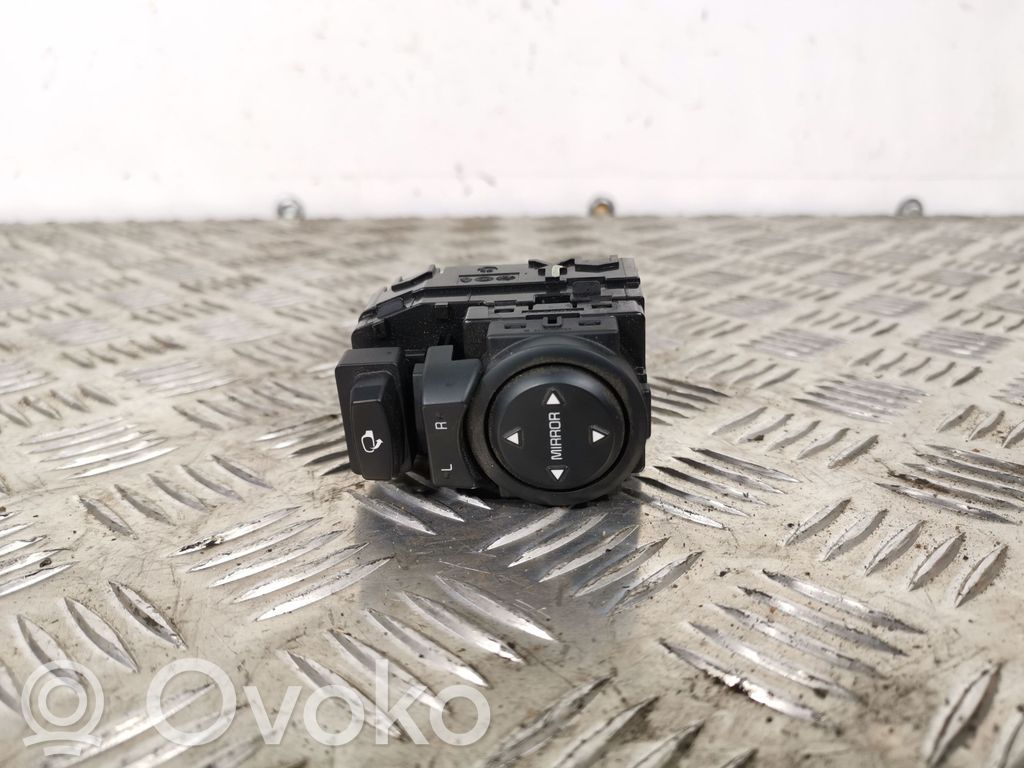 KIA Stonic Wing mirror switch 