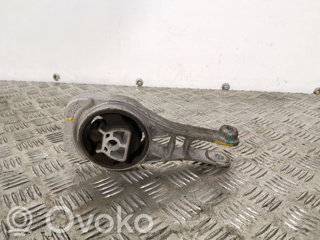 Engine mount bracket   3722Y0019P
