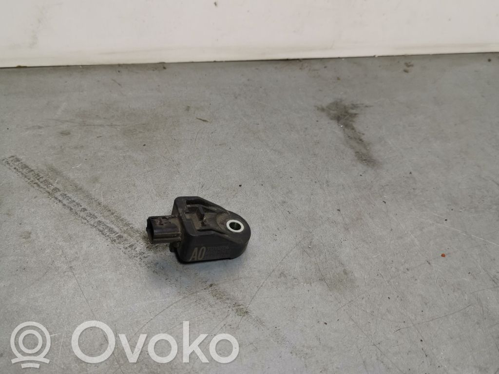 Sensor impacto/accidente para activar Airbag   8917375010