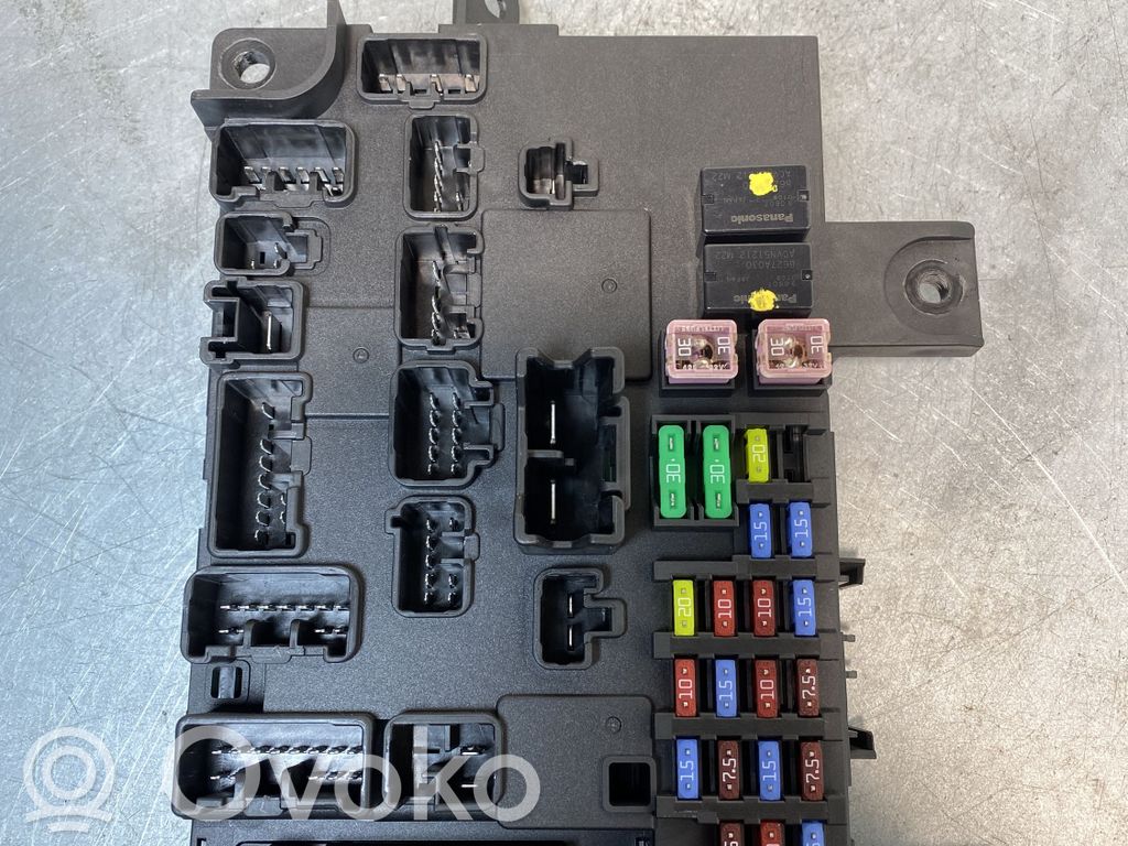 Mitsubishi Outlander Modul siguranțe 