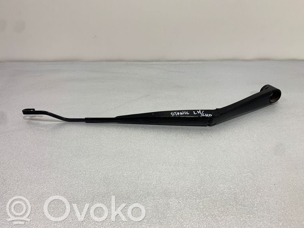 KIA Stonic Ножка стеклоочистителей лобового стекла 