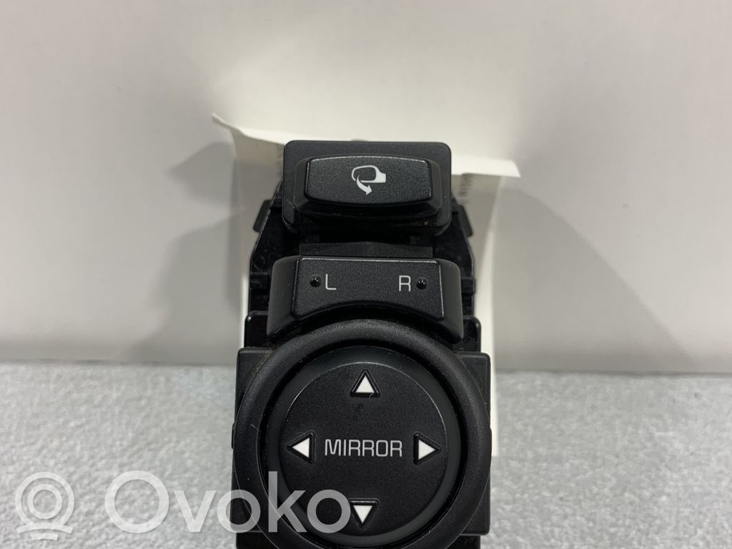 KIA Stonic Wing mirror switch 