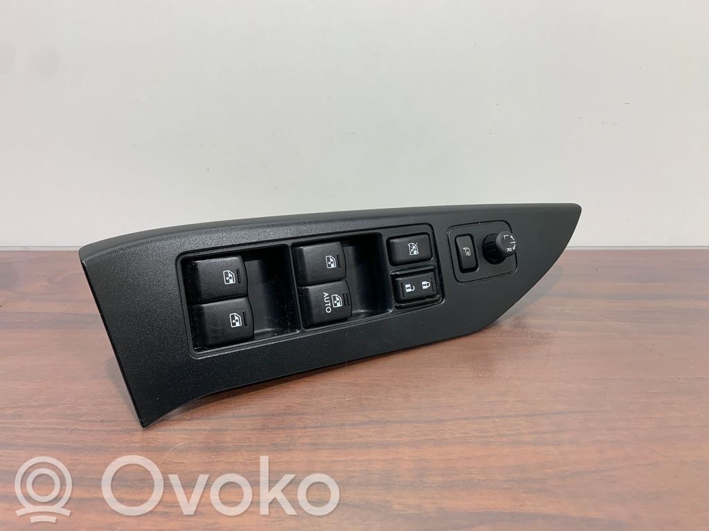 Subaru Forester SJ Electric window control switch 