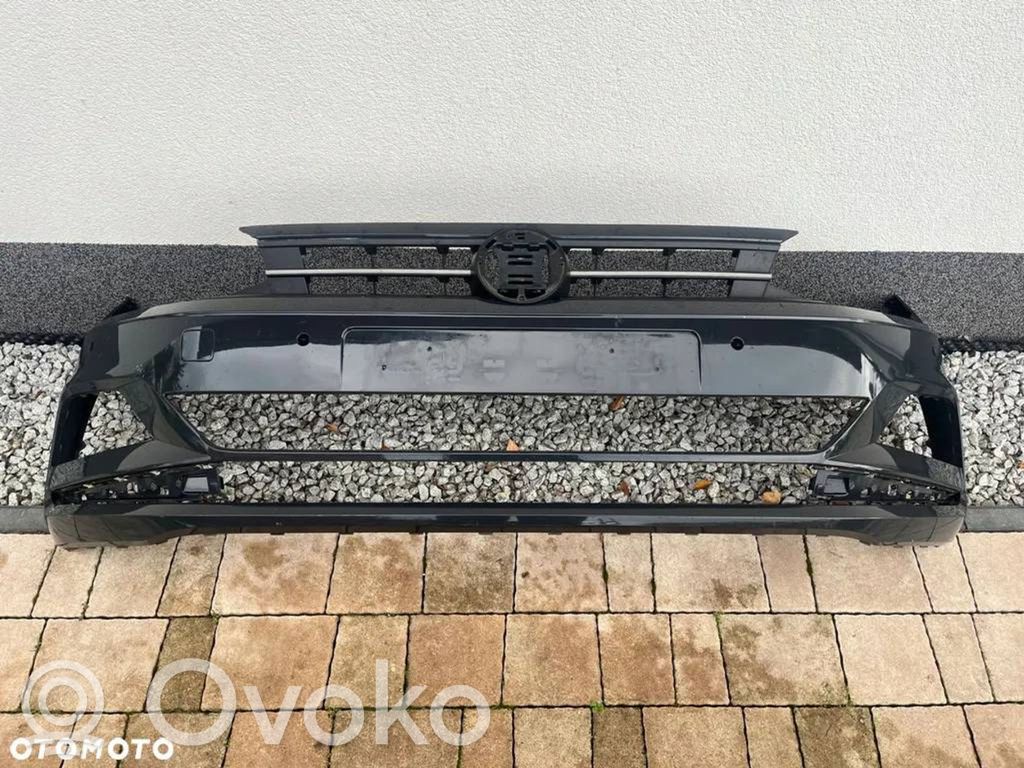 Volkswagen Polo VI Parachoques delantero 