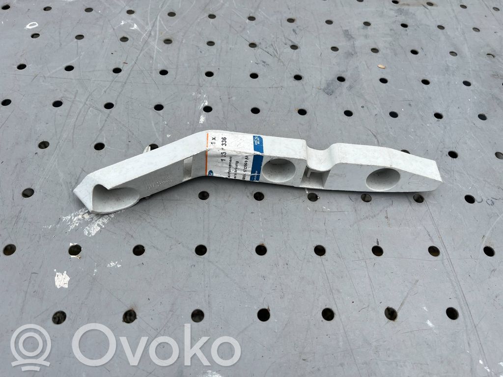 Soporte del parachoques delantero   4M5117D959A,13695