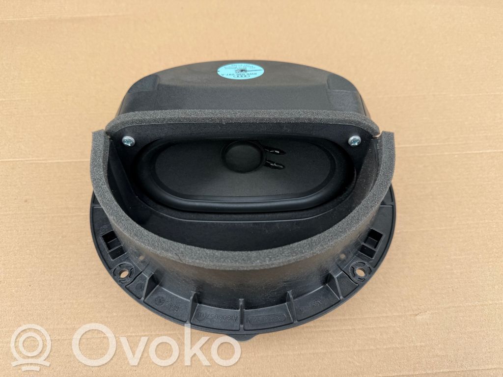 Audi A4 S4 B9 8W Front door speaker 