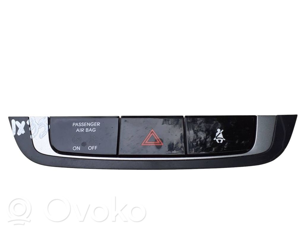 Hyundai ix35 Przycisk świateł awaryjnych 