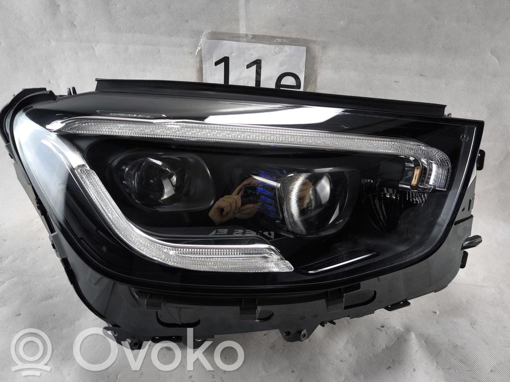 Mercedes-Benz GLC X253 C253 Lampa przednia 