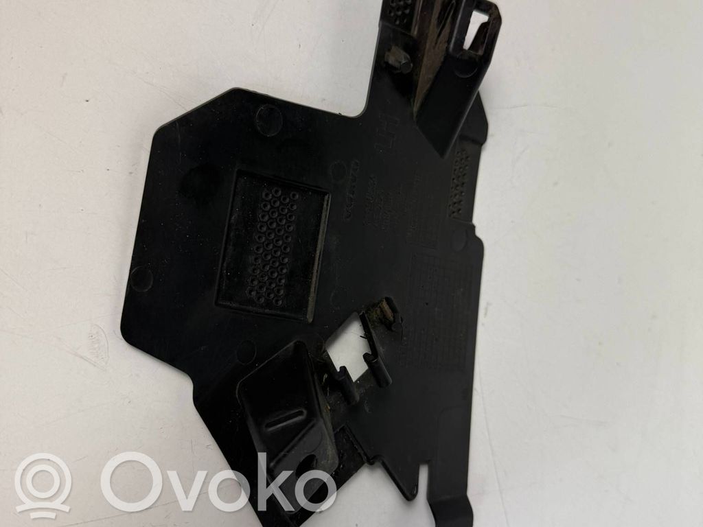 Volvo V60 Front bumper mounting bracket 