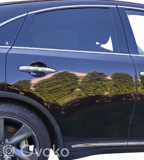 Infiniti FX Aizmugurējās durvis 