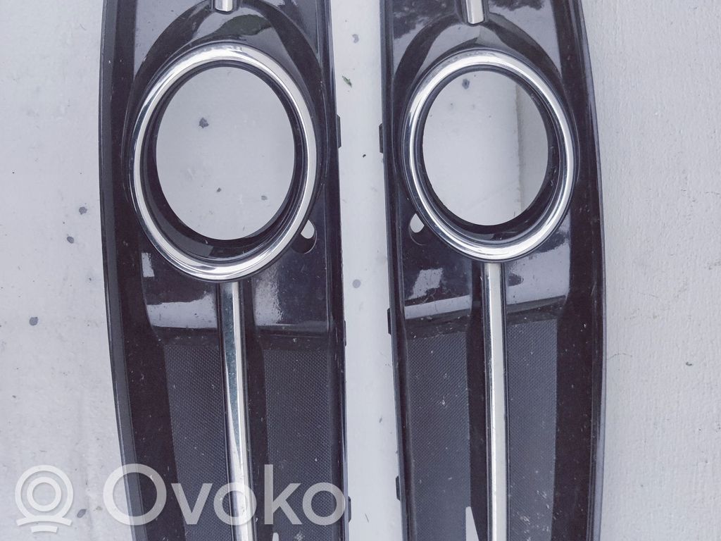 Audi A3 S3 8P Etusumuvalon ritilä 