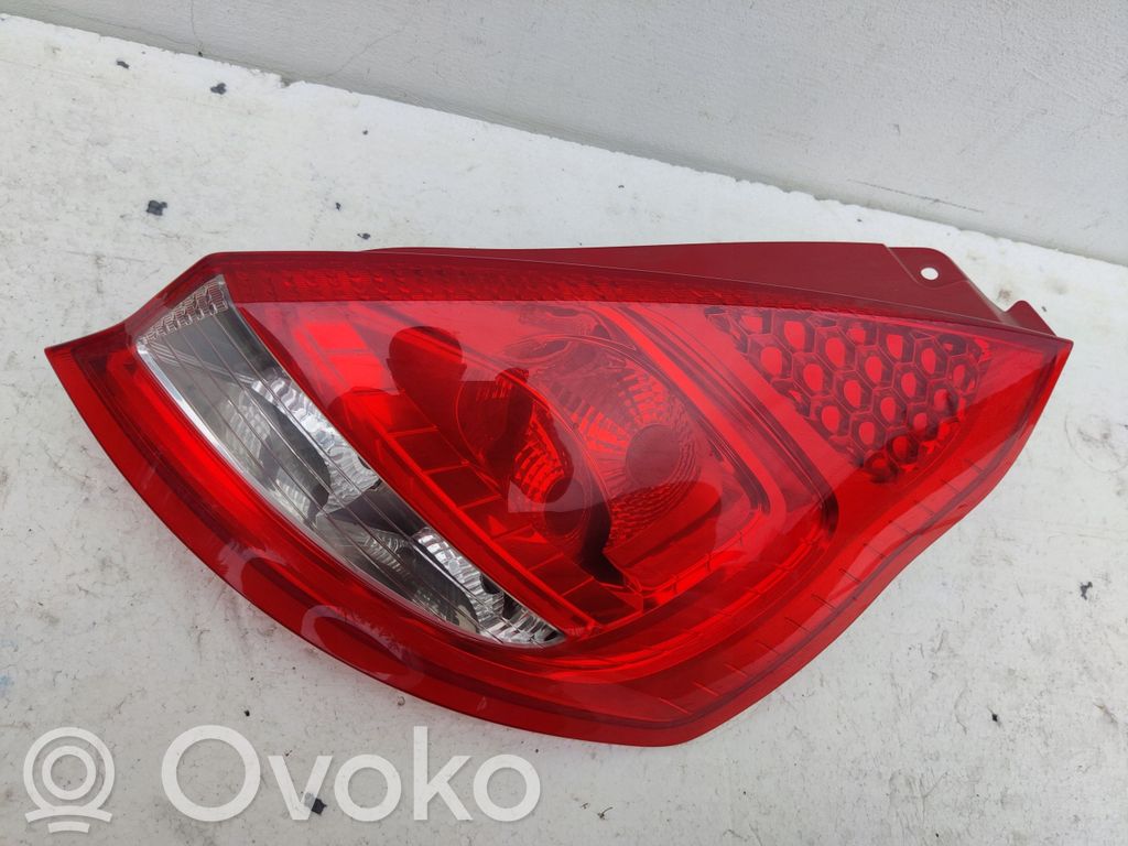 Peugeot 807 Galinis žibintas kėbule 
