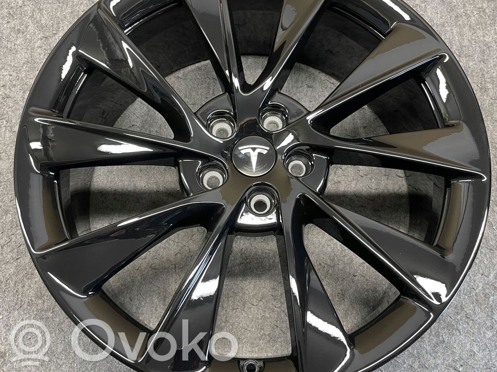 Tesla Model S R21-alumiinivanne 