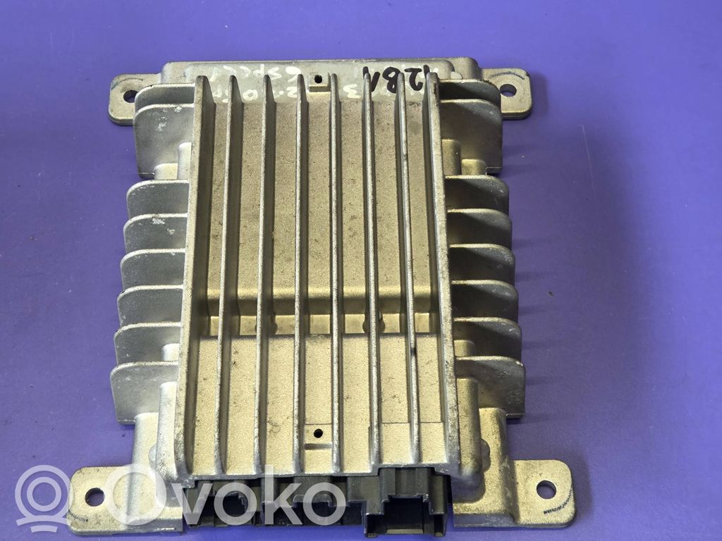 Mazda 3 II Garso stiprintuvas 