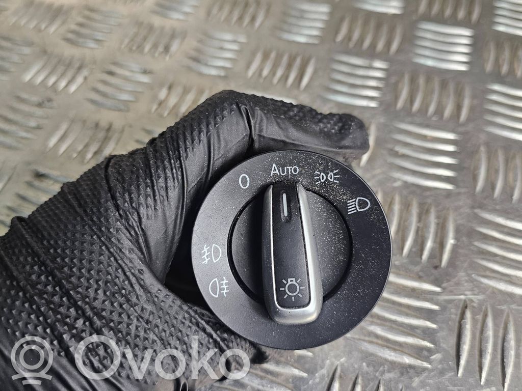 Skoda Octavia Mk2 (1Z) Light switch 
